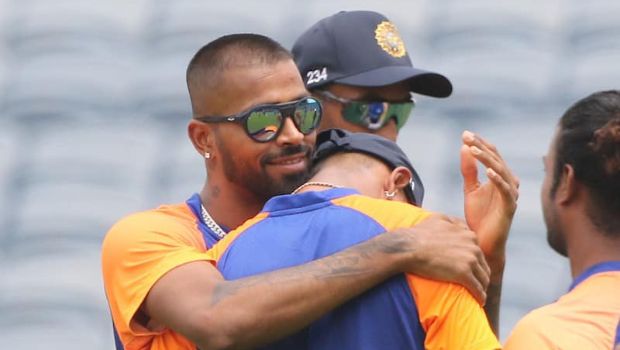 IPL 2022: Daniel Vettori reveals why Mumbai Indians could not retain Hardik Pandya