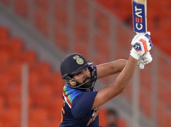 "Absolutely right" - Sunil Gavaskar hails Virat Kohli for offering to support Rohit Sharma